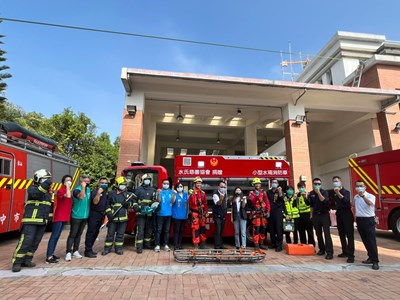 水氏慈善協會捐贈小型水箱消防車及救災器材，中市消防局感謝善行義舉!